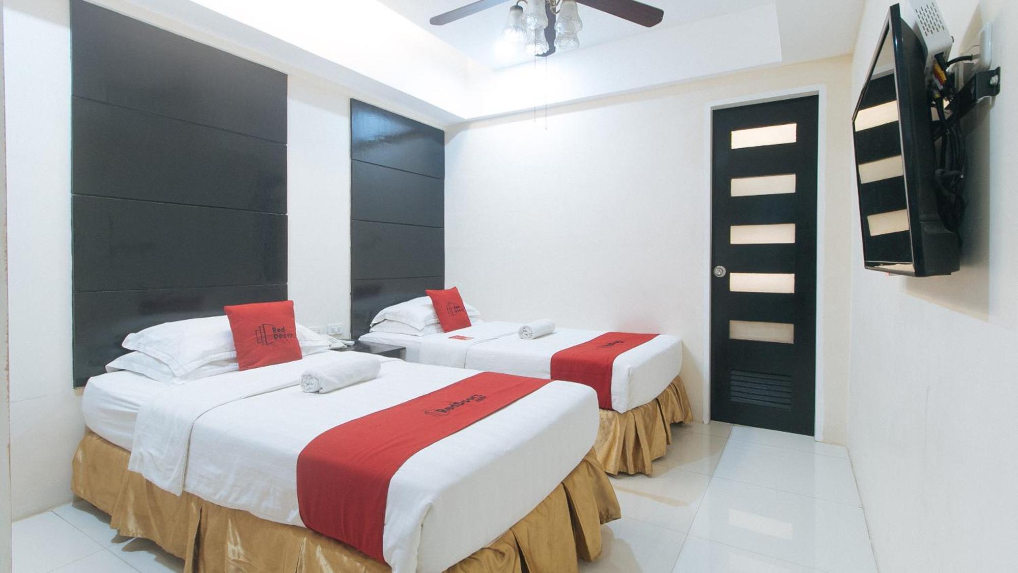 Reddoorz At Grand Apartelle Hernan Cortes Cebu Dış mekan fotoğraf